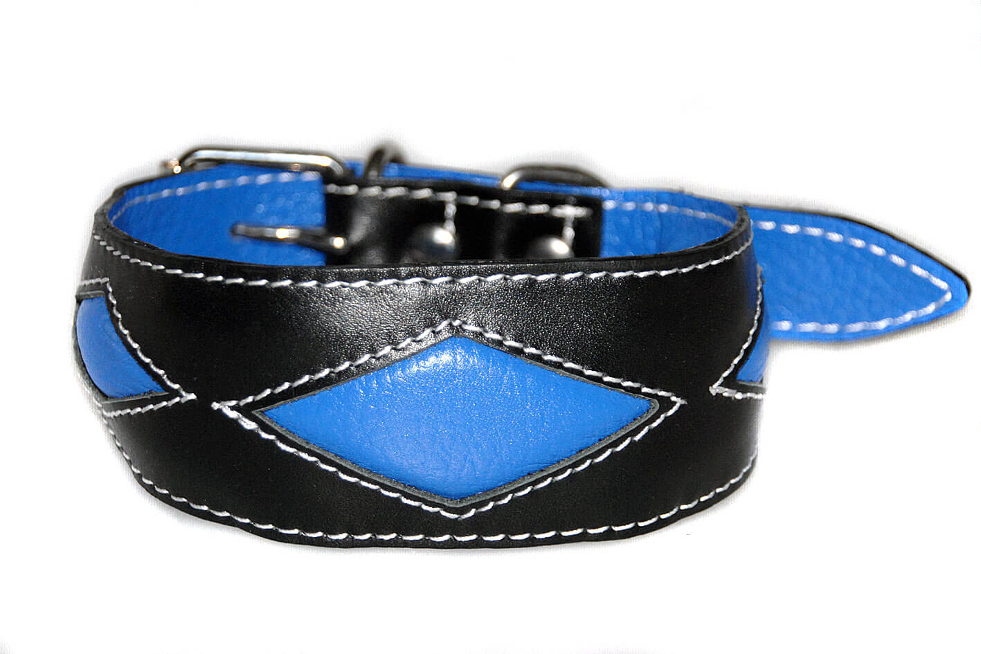 Blue rhombi hound collar is a popular choice for male sighthound
