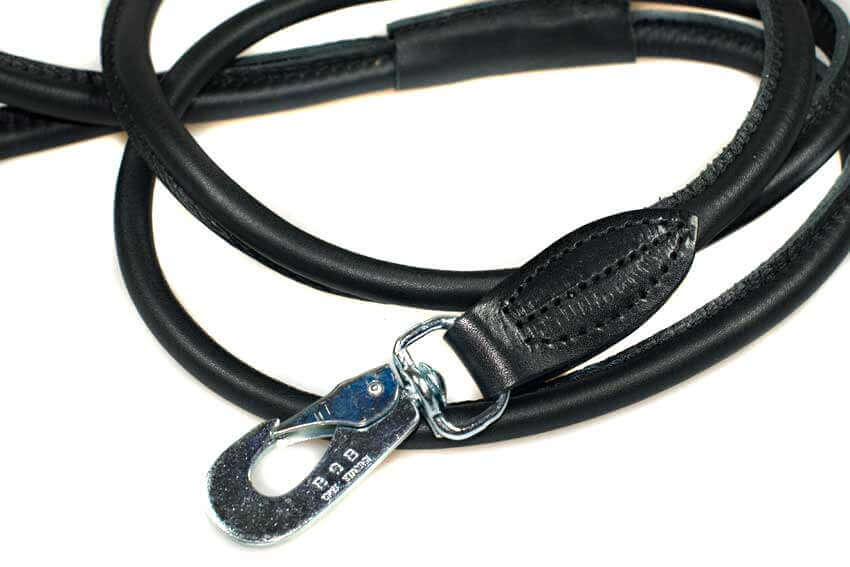 Black rolled leather dog lead