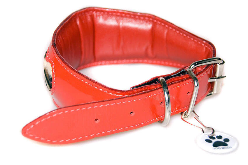 Red leather lining and full padding for ultimate comfort and softness
