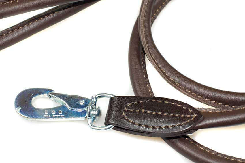 Matching brown rolled leather lead