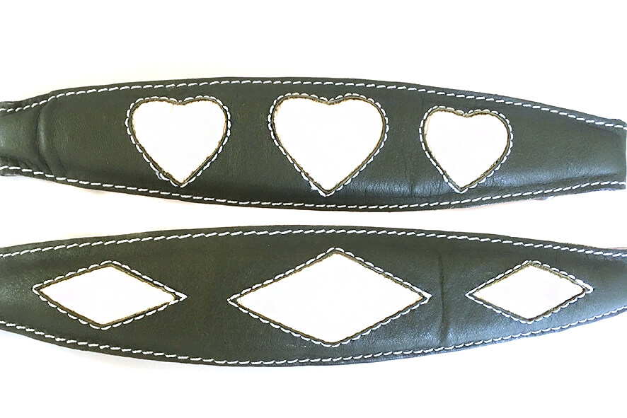 House collars are available in two designs